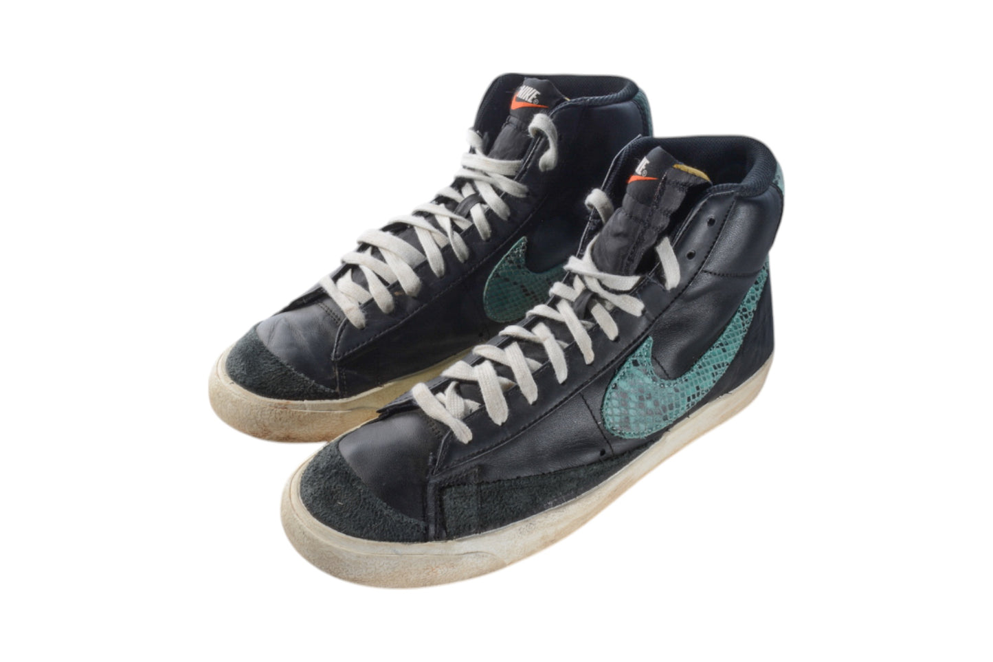 Cobra Kai (TV) – Nike Blazer Mid '77 Snakeskin Swoosh CI1176-001 Shoes Size 11