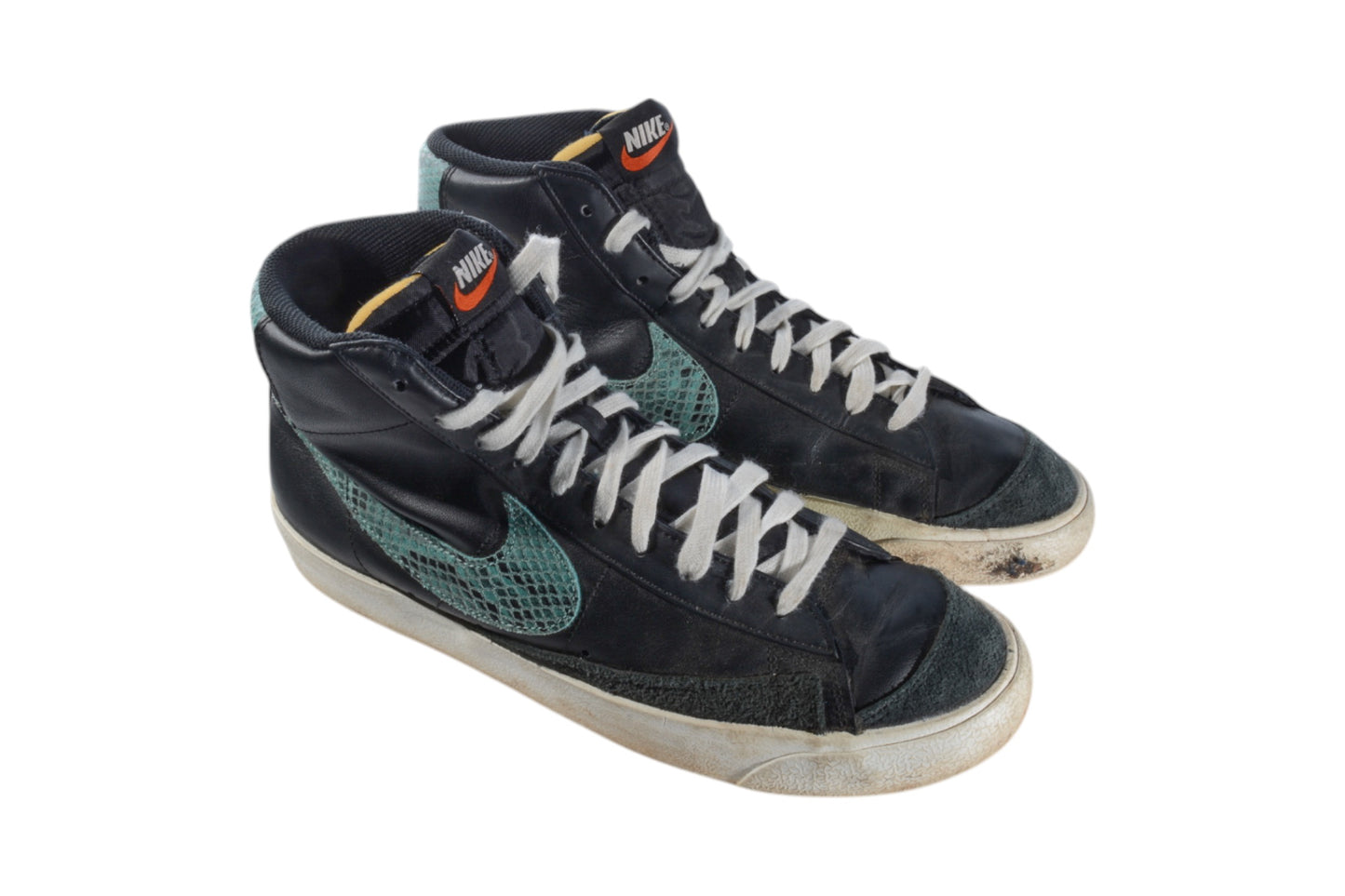 Cobra Kai (TV) – Nike Blazer Mid '77 Snakeskin Swoosh CI1176-001 Shoes Size 11