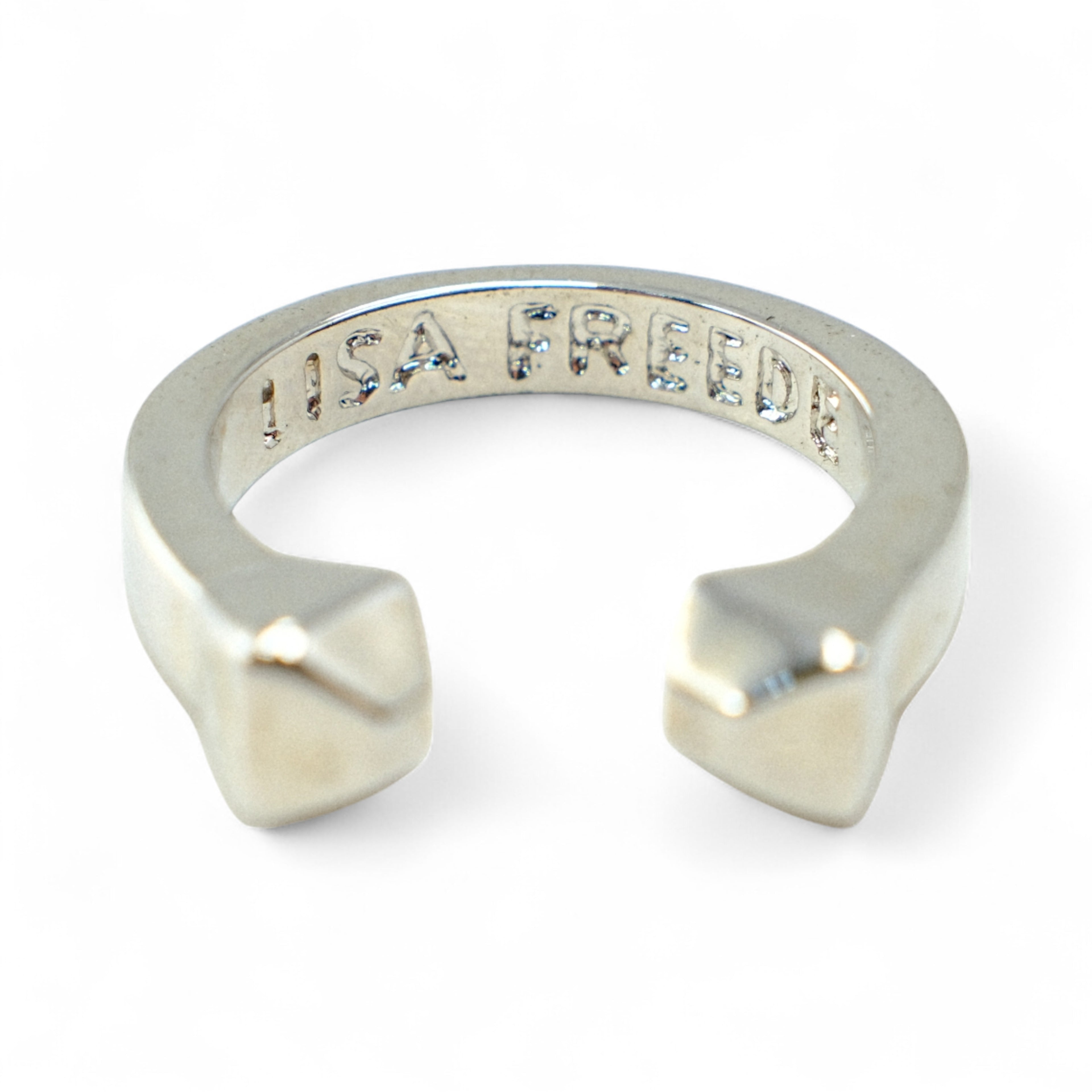 Lisa Freede Silver Ring with Faceted Stud Edges – The Girl with the Dragon Tattoo (2011)